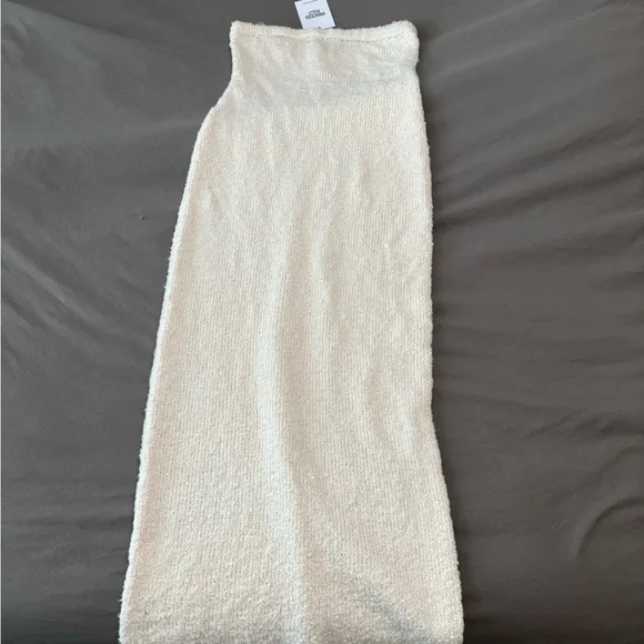 Princess Polly Strapless Cream Knit Maxi Dress - Picture 2 of 3